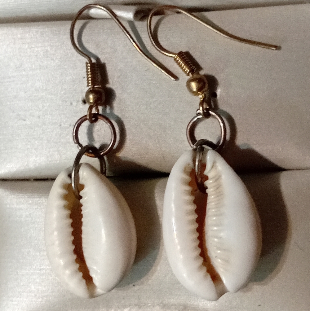 Chic White Cowrie Shell Earrings